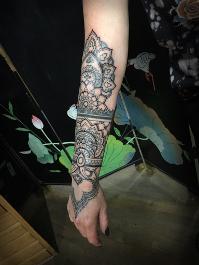 Henna tattoo style tattooed by Noe Lopez